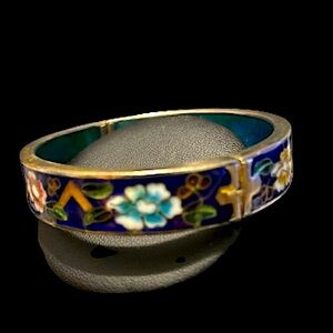 Vintage Chinese Cloisonne Enamel on Brass Hinged Bangle Bracelet 7 Inches